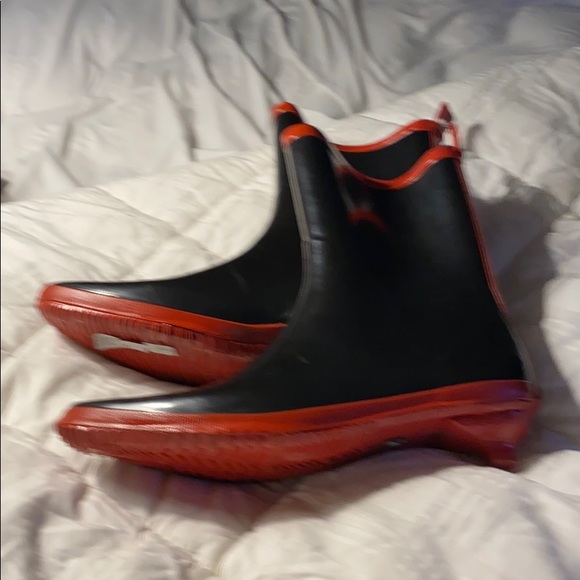 Rain boots - Picture 3 of 3
